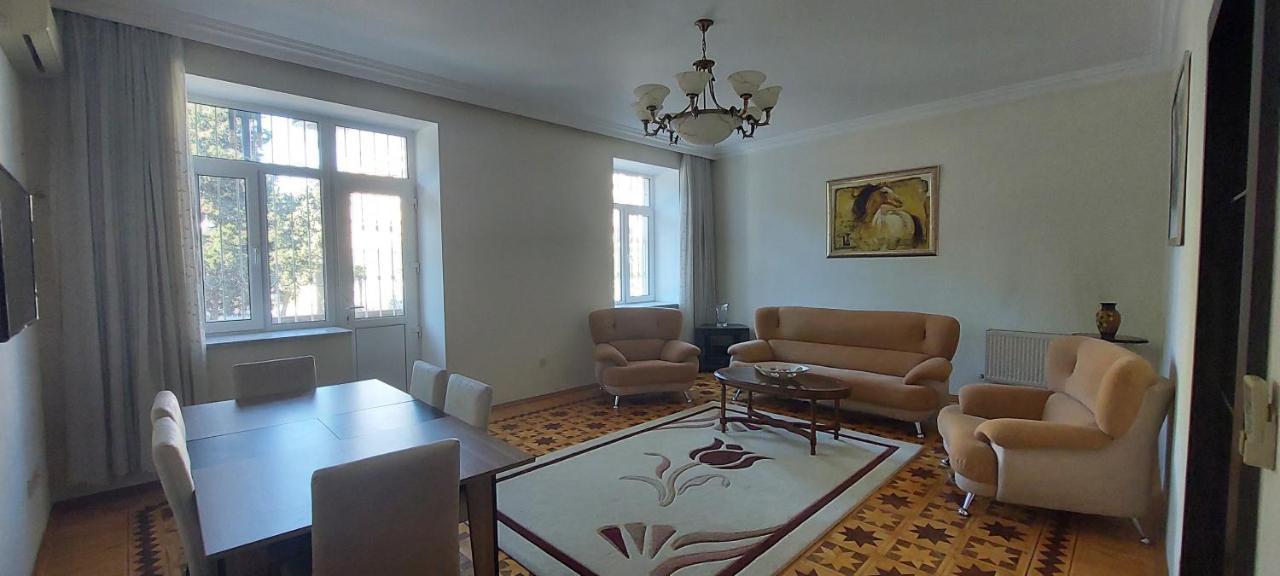 Azneft Royal Suite Apartment Sea View Baku Exterior foto